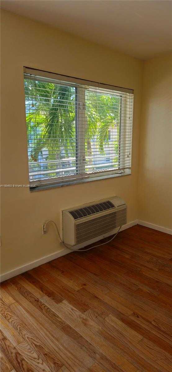 Small Image of 745 13TH ST #16, Miami Beach Number 24