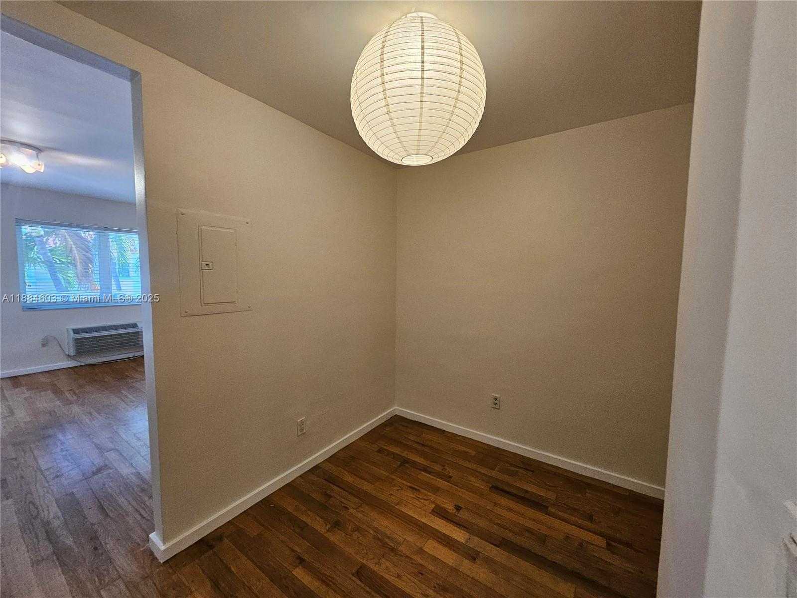 Small Image of 745 13TH ST #16, Miami Beach Number 7