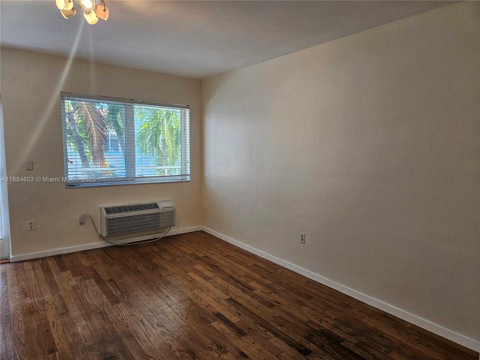 Small Image of 745 13TH ST #16, Miami Beach Number 9