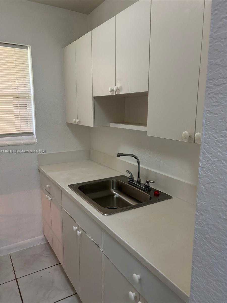 Small Image of 1255 WEST 49TH PL #F103, Hialeah Number 4