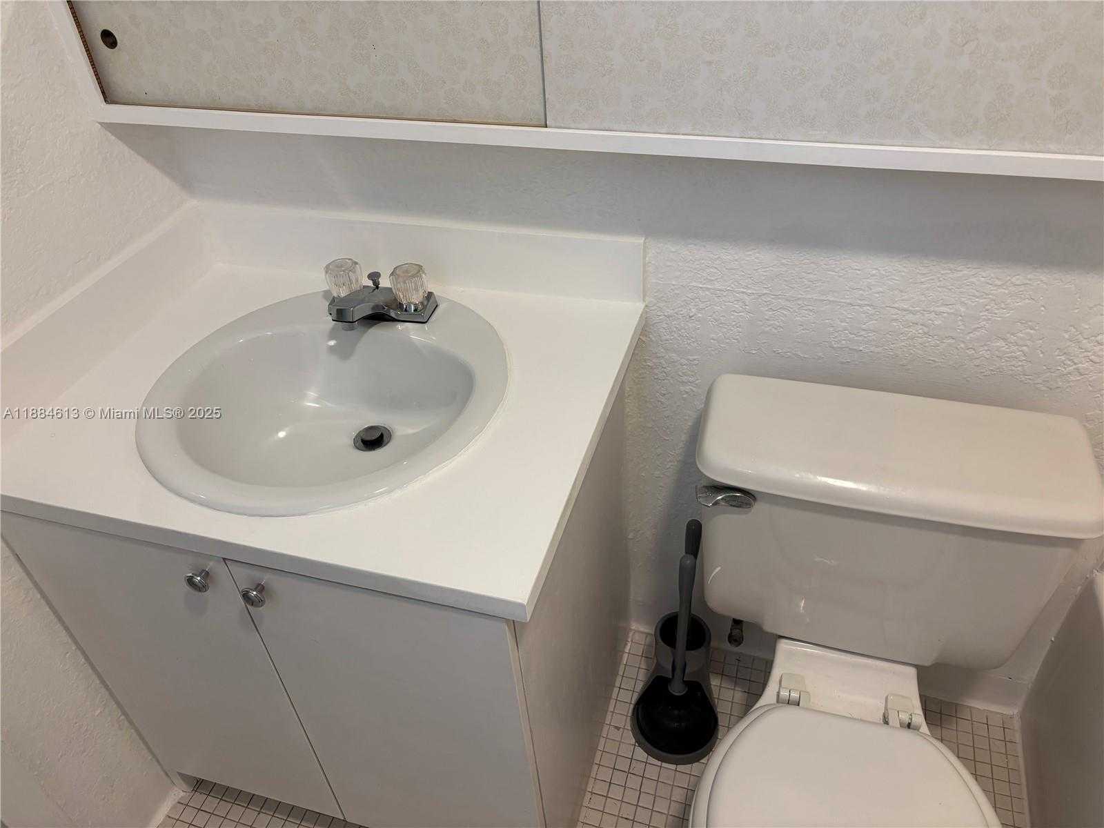 Small Image of 1255 WEST 49TH PL #F103, Hialeah Number 8