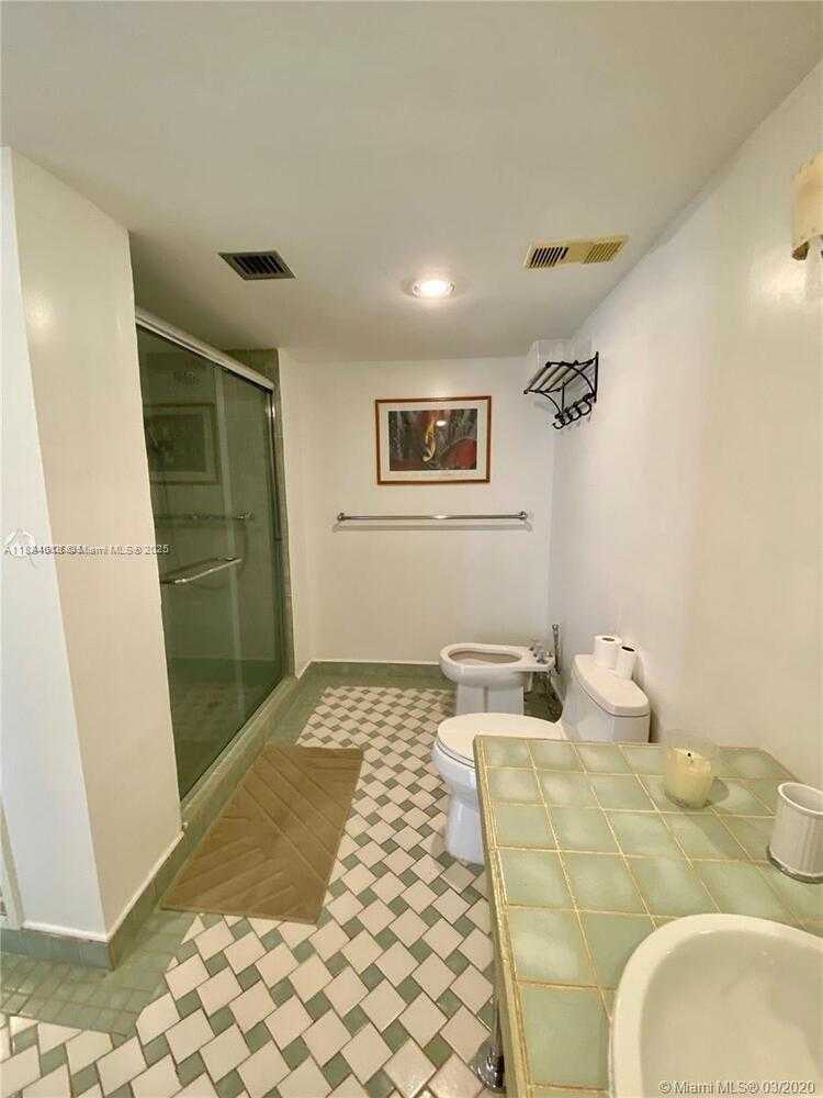 Small Image of 1623 COLLINS AVE #PH1012, Miami Beach Number 10