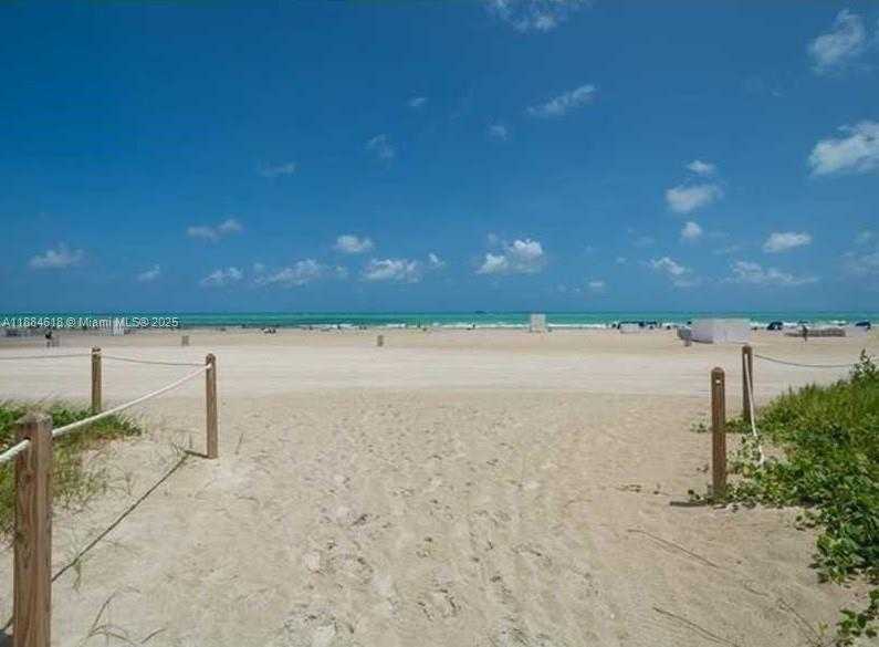 Small Image of 1623 COLLINS AVE #PH1012, Miami Beach Number 22