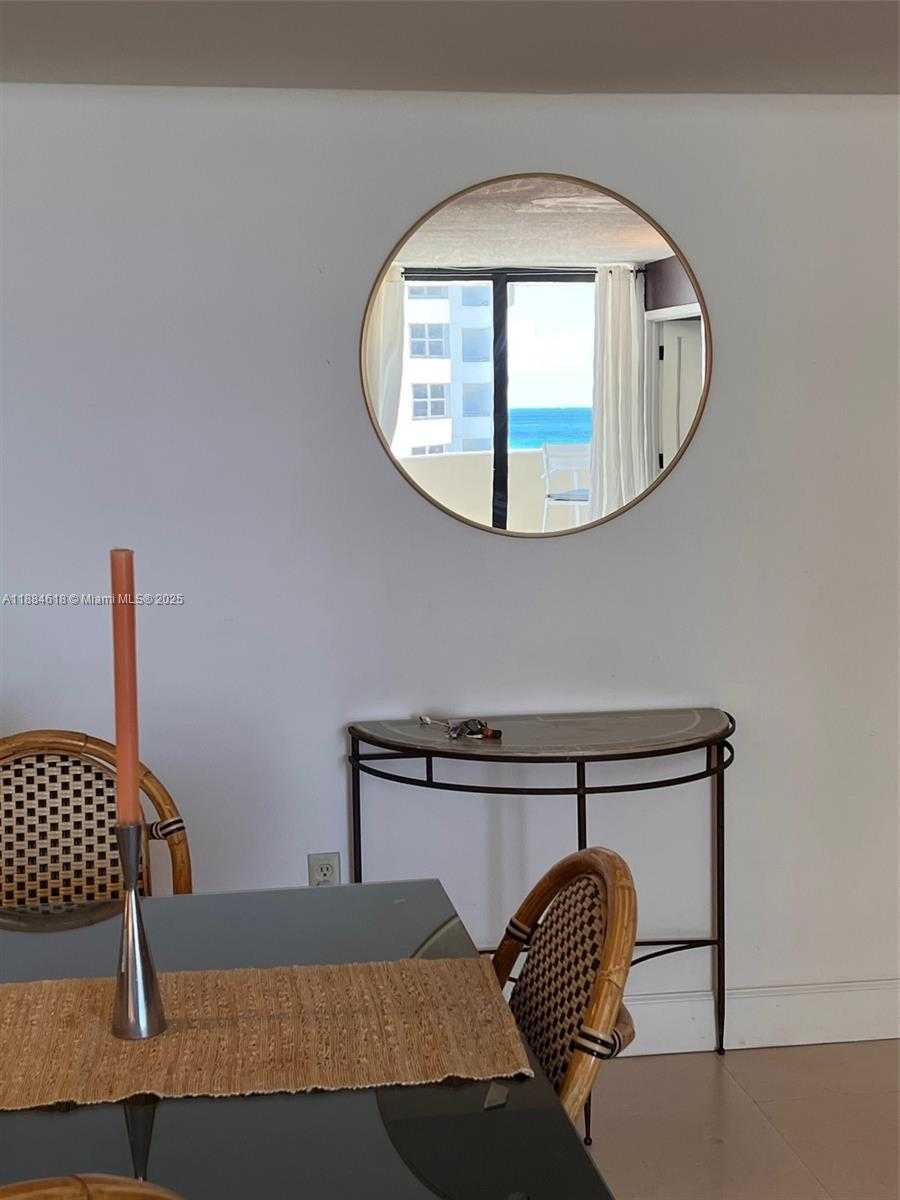 Small Image of 1623 COLLINS AVE #PH1012, Miami Beach Number 8