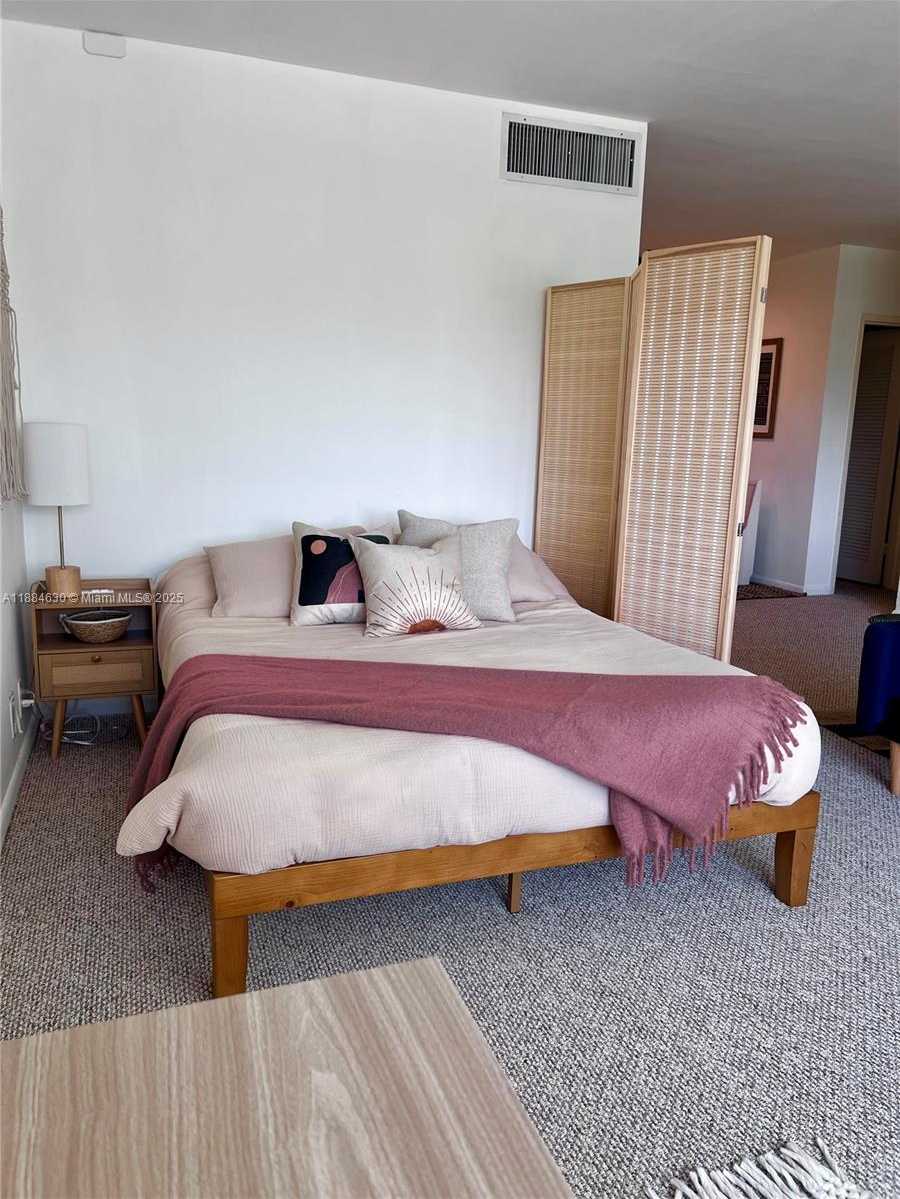 Small Image of 1000 WEST AVE #432, Miami Beach Number 14