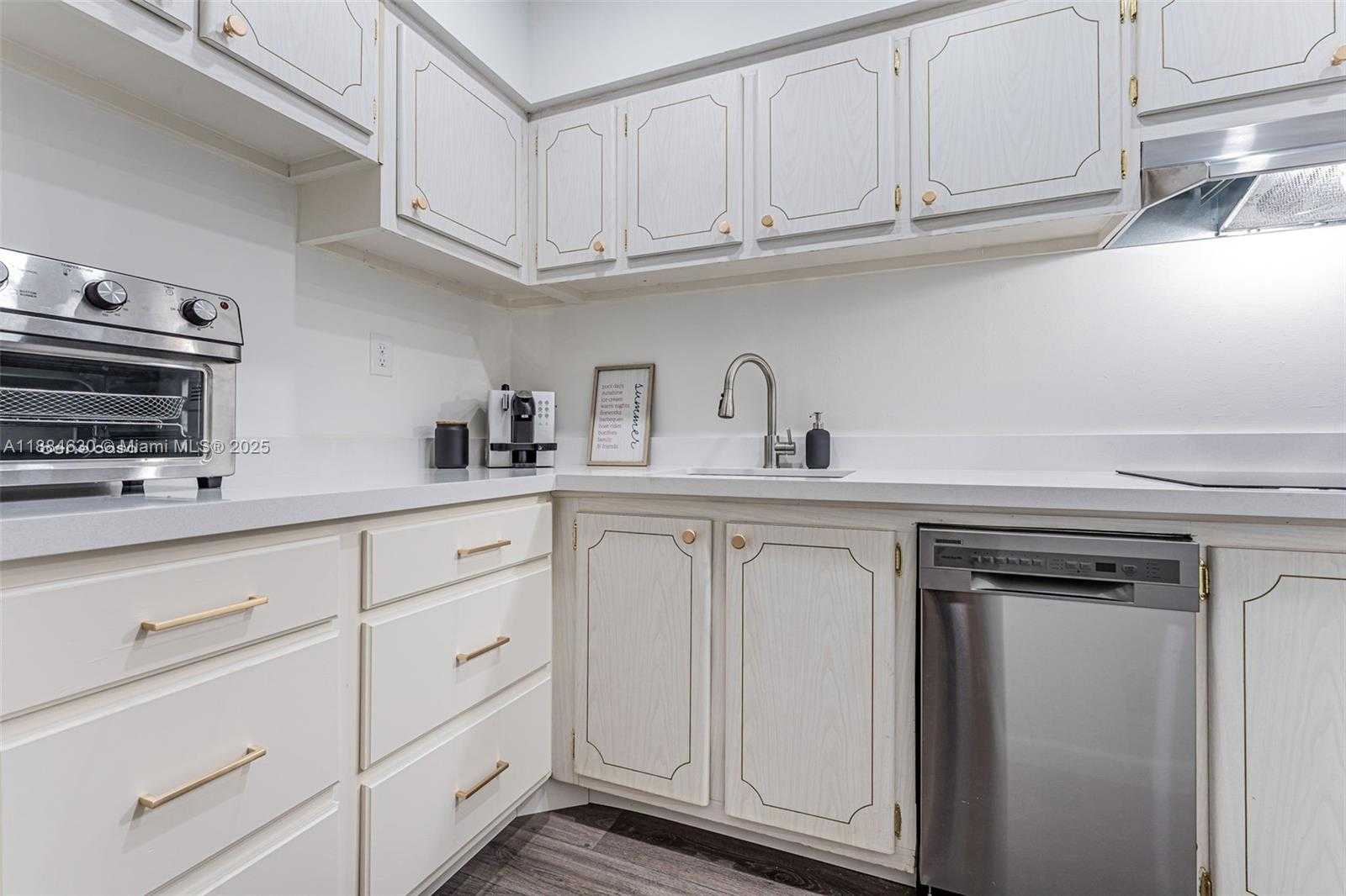 Small Image of 1000 WEST AVE #432, Miami Beach Number 20