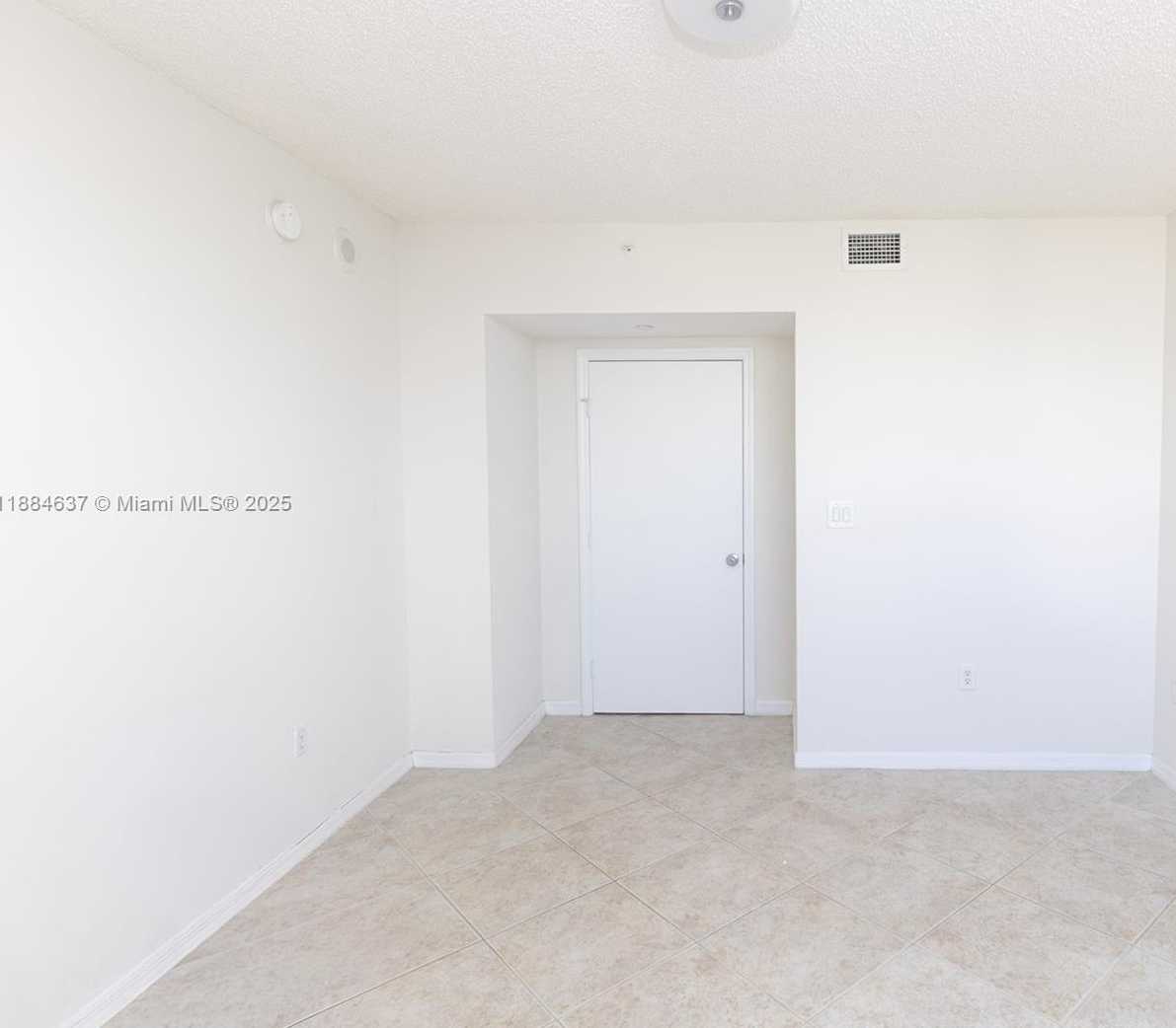 Small Image of 1330 WEST AVE #3405, Miami Beach Number 14