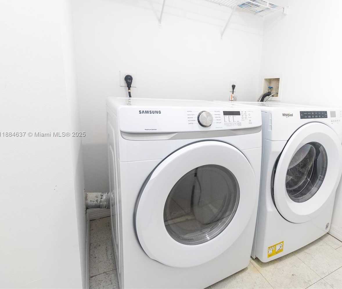 Small Image of 1330 WEST AVE #3405, Miami Beach Number 15