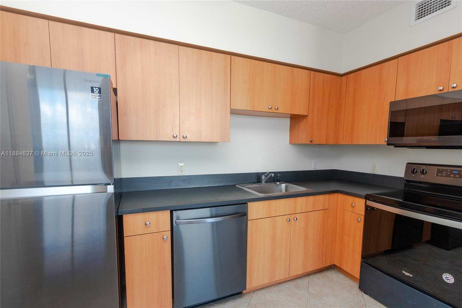 Small Image of 1330 WEST AVE #3405, Miami Beach Number 2