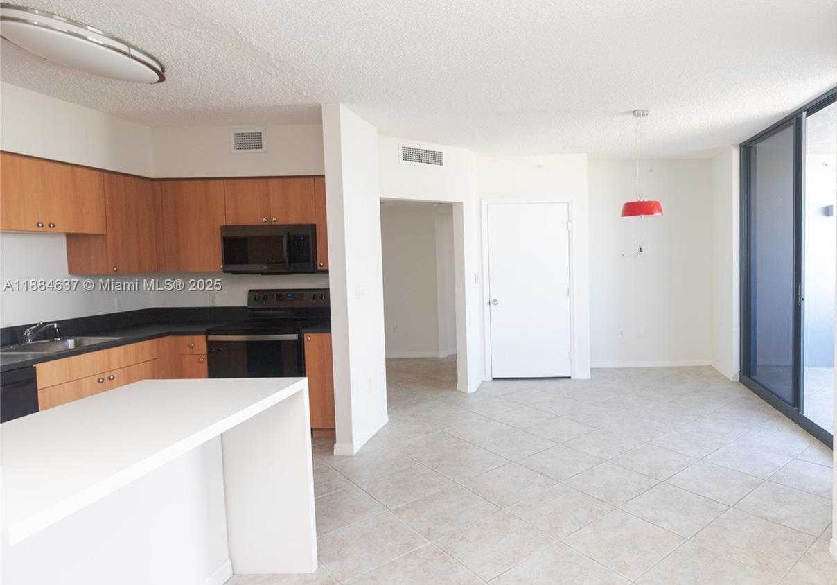 Small Image of 1330 WEST AVE #3405, Miami Beach Number 4