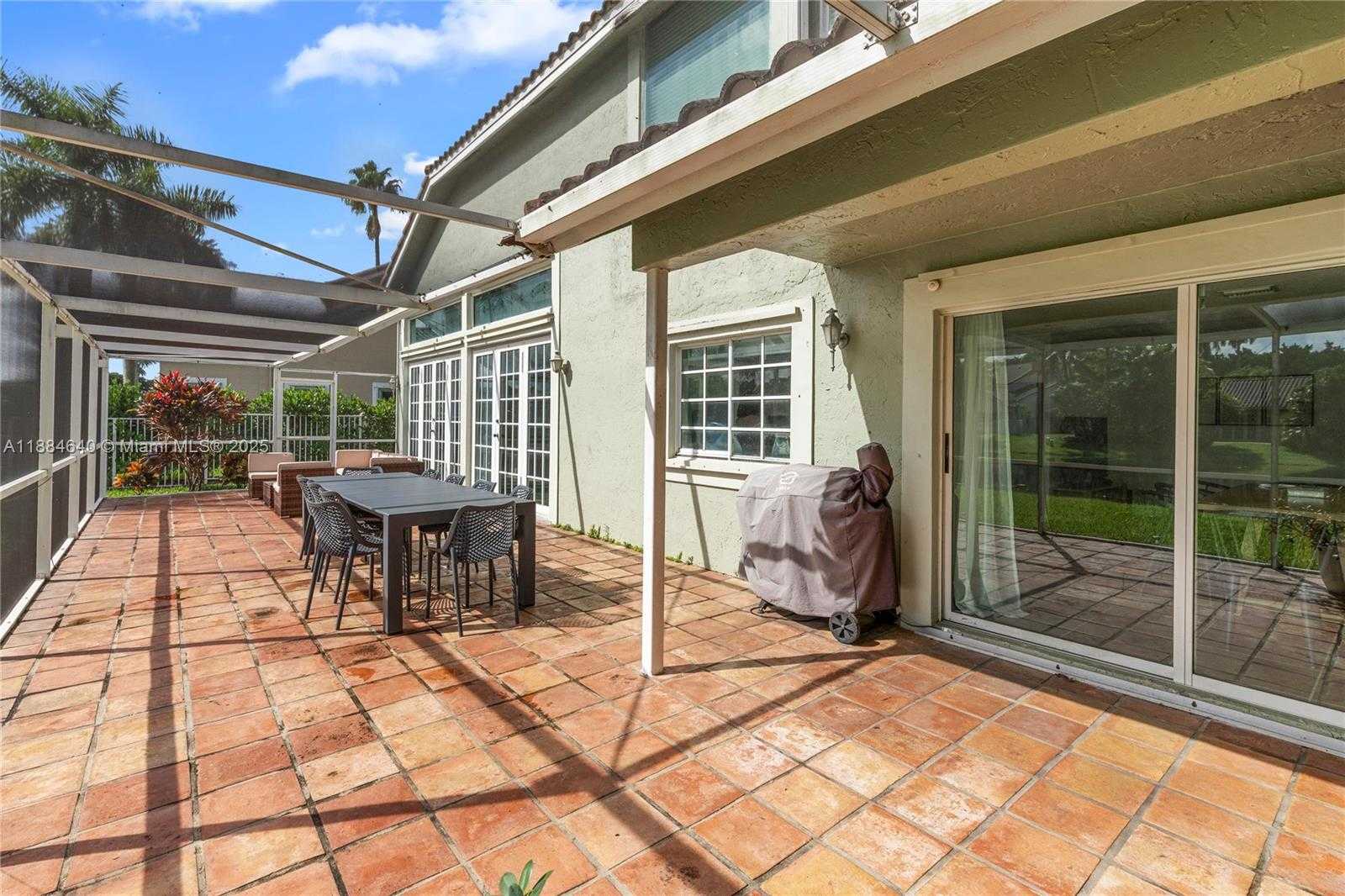 Small Image of 1060 CAPISTRANO, Weston Number 10