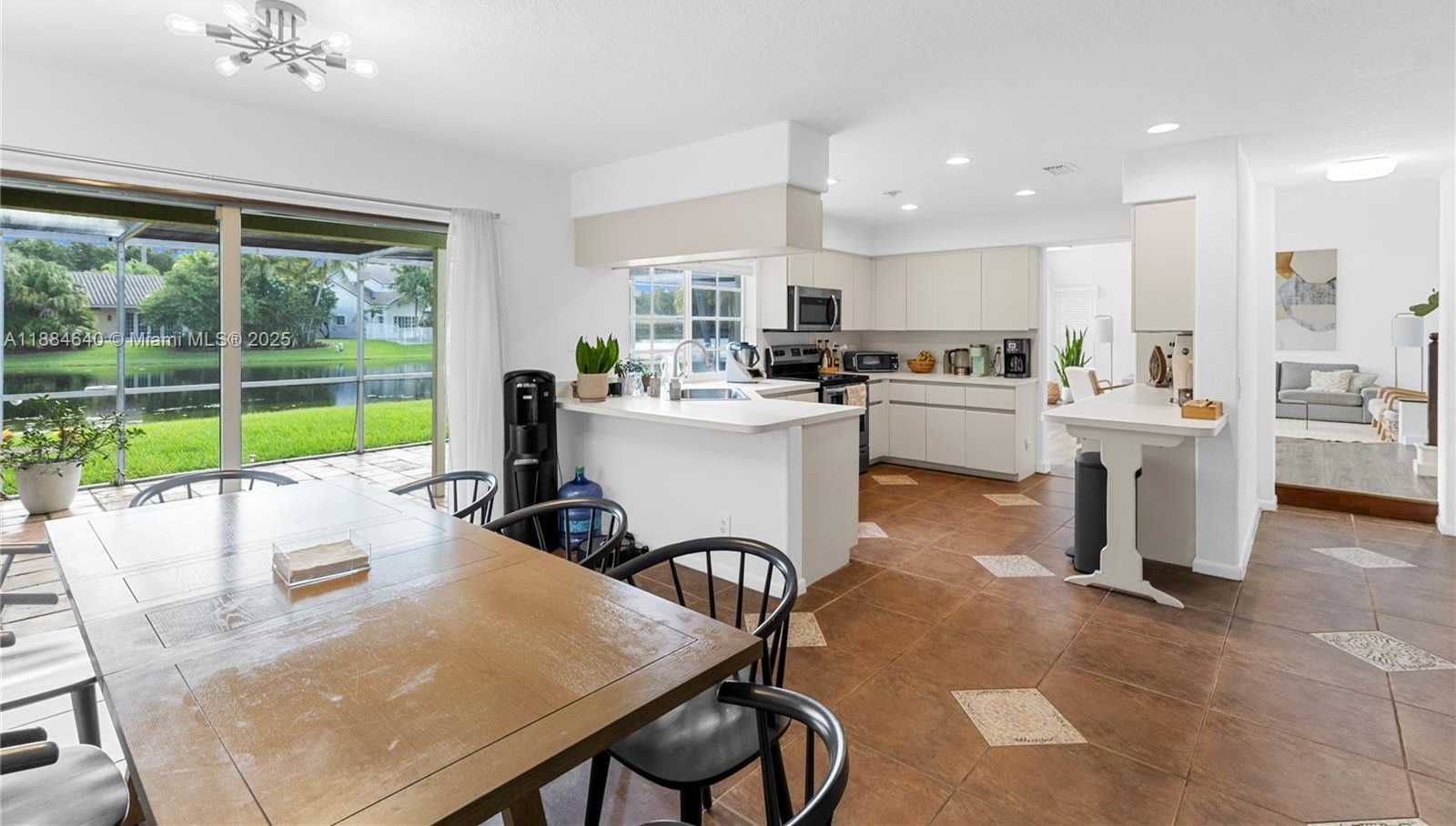 Small Image of 1060 CAPISTRANO, Weston Number 18