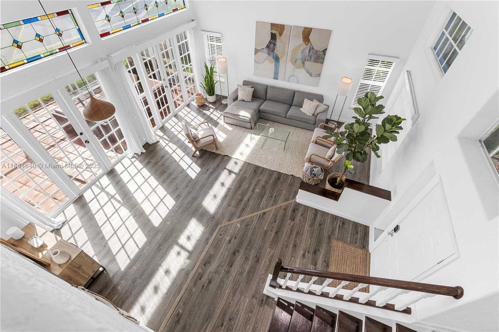 Small Image of 1060 CAPISTRANO, Weston Number 20