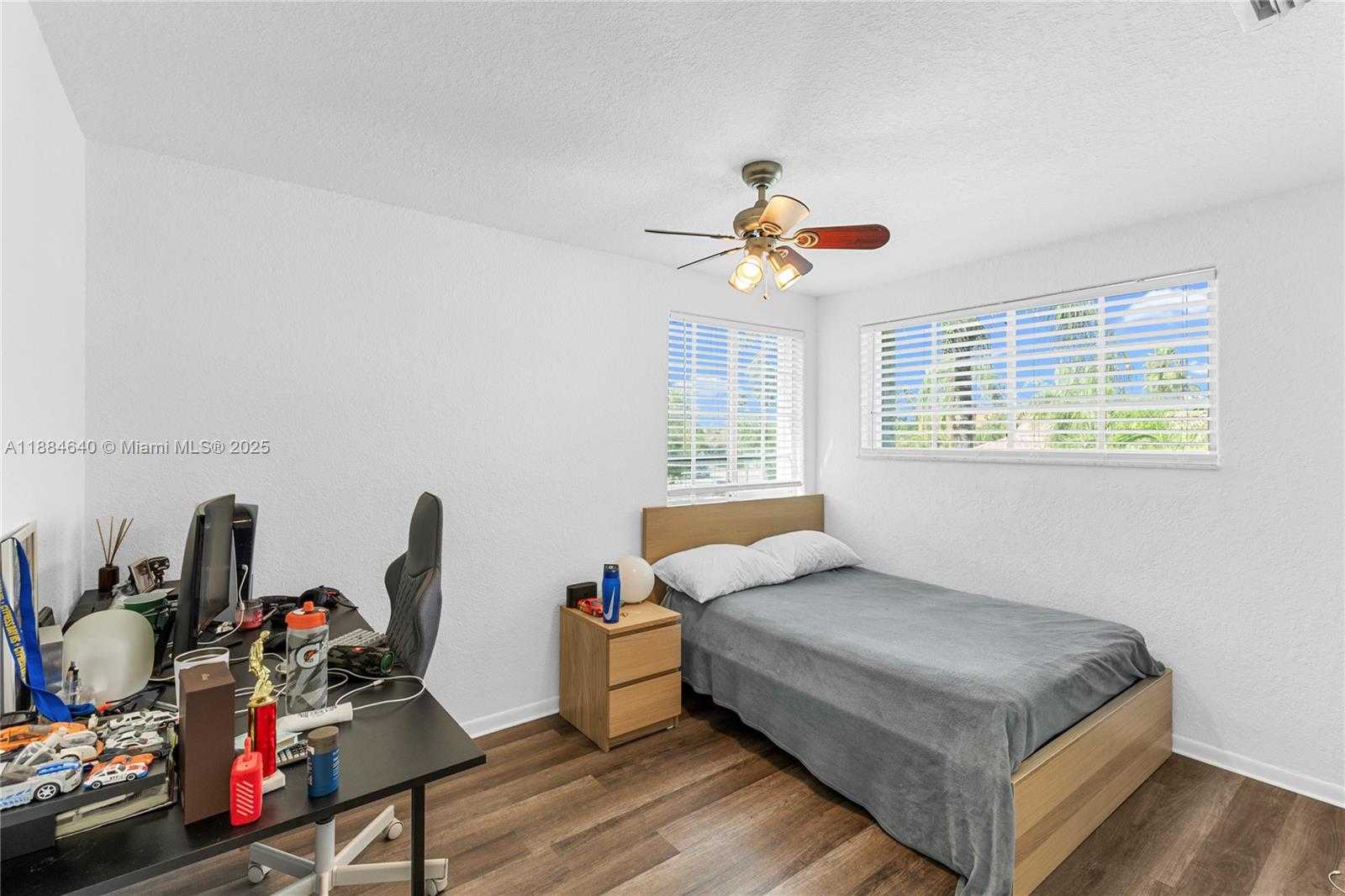 Small Image of 1060 CAPISTRANO, Weston Number 26
