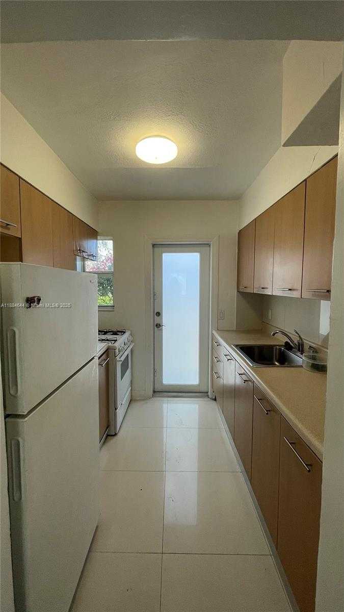 Small Image of 320 86TH ST #3, Miami Beach Number 4