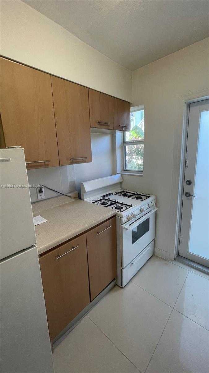 Small Image of 320 86TH ST #3, Miami Beach Number 5