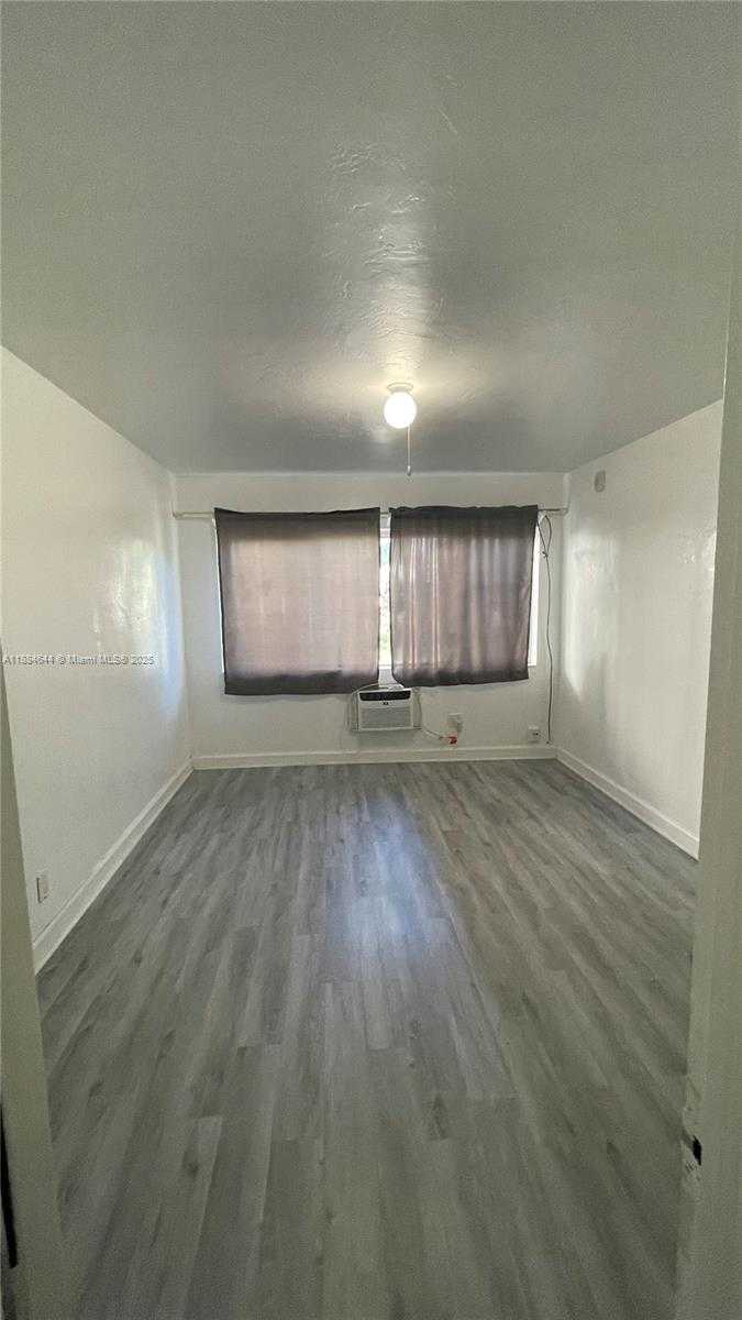 Small Image of 320 86TH ST #3, Miami Beach Number 9
