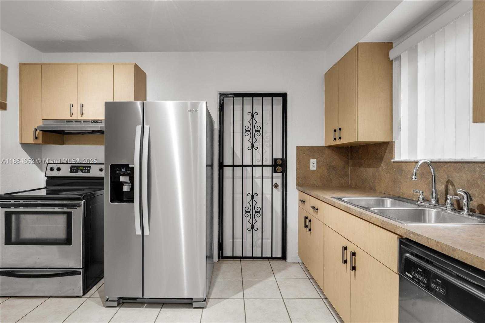 Small Image of 1225 WALLACE ST, Coral Gables Number 5