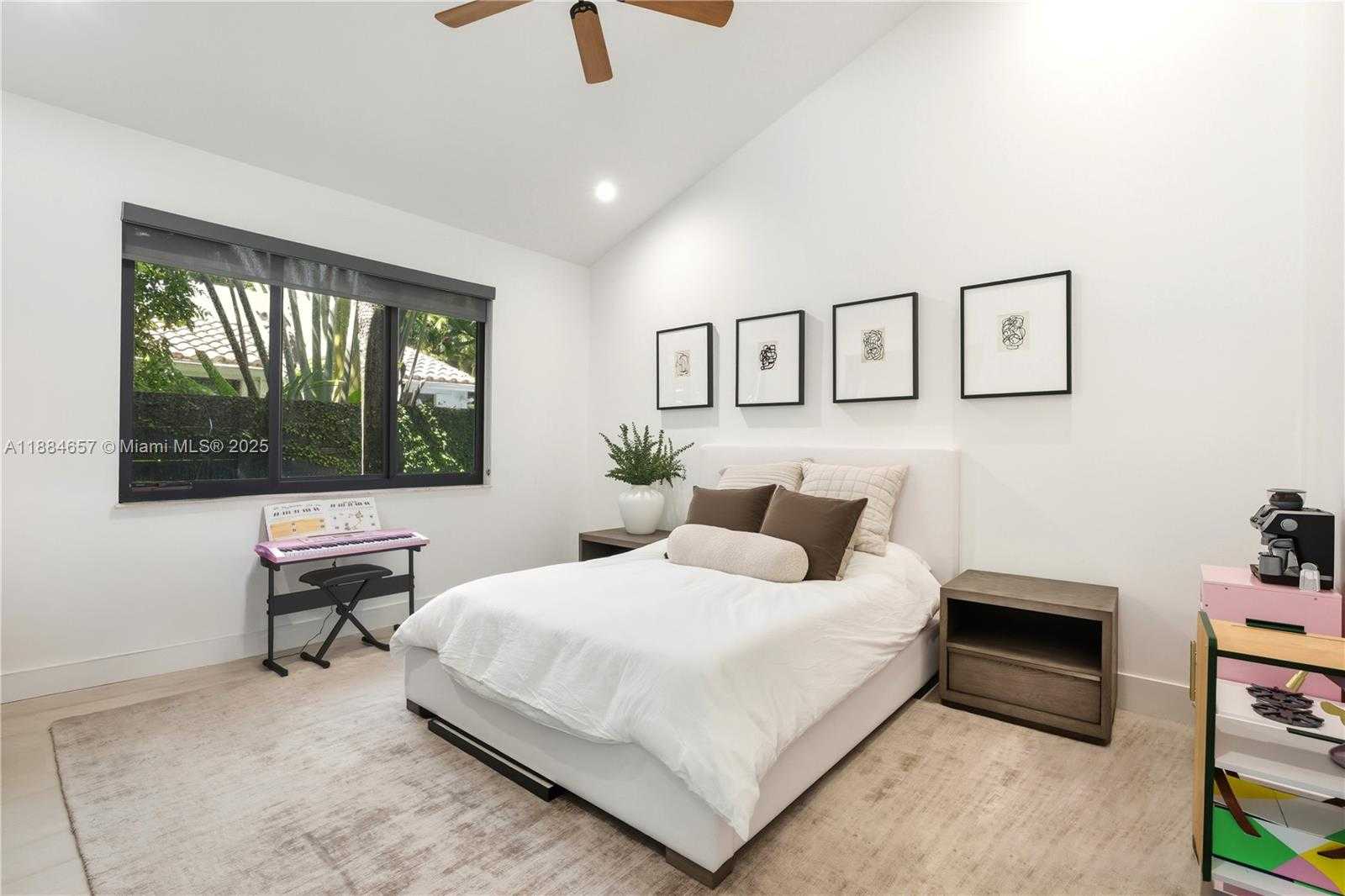 Small Image of 3782 EL PRADO BLVD #1, Miami Number 11
