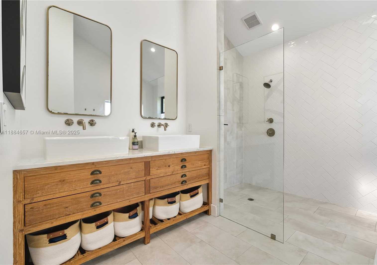 Small Image of 3782 EL PRADO BLVD #1, Miami Number 15