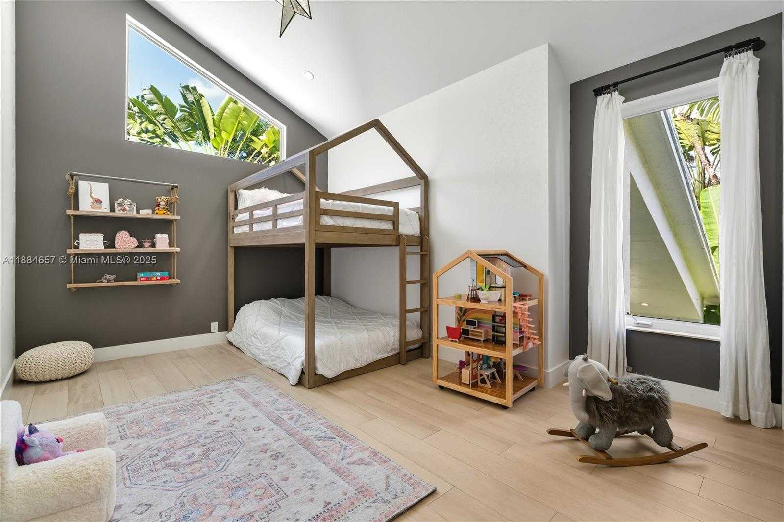 Small Image of 3782 EL PRADO BLVD #1, Miami Number 17