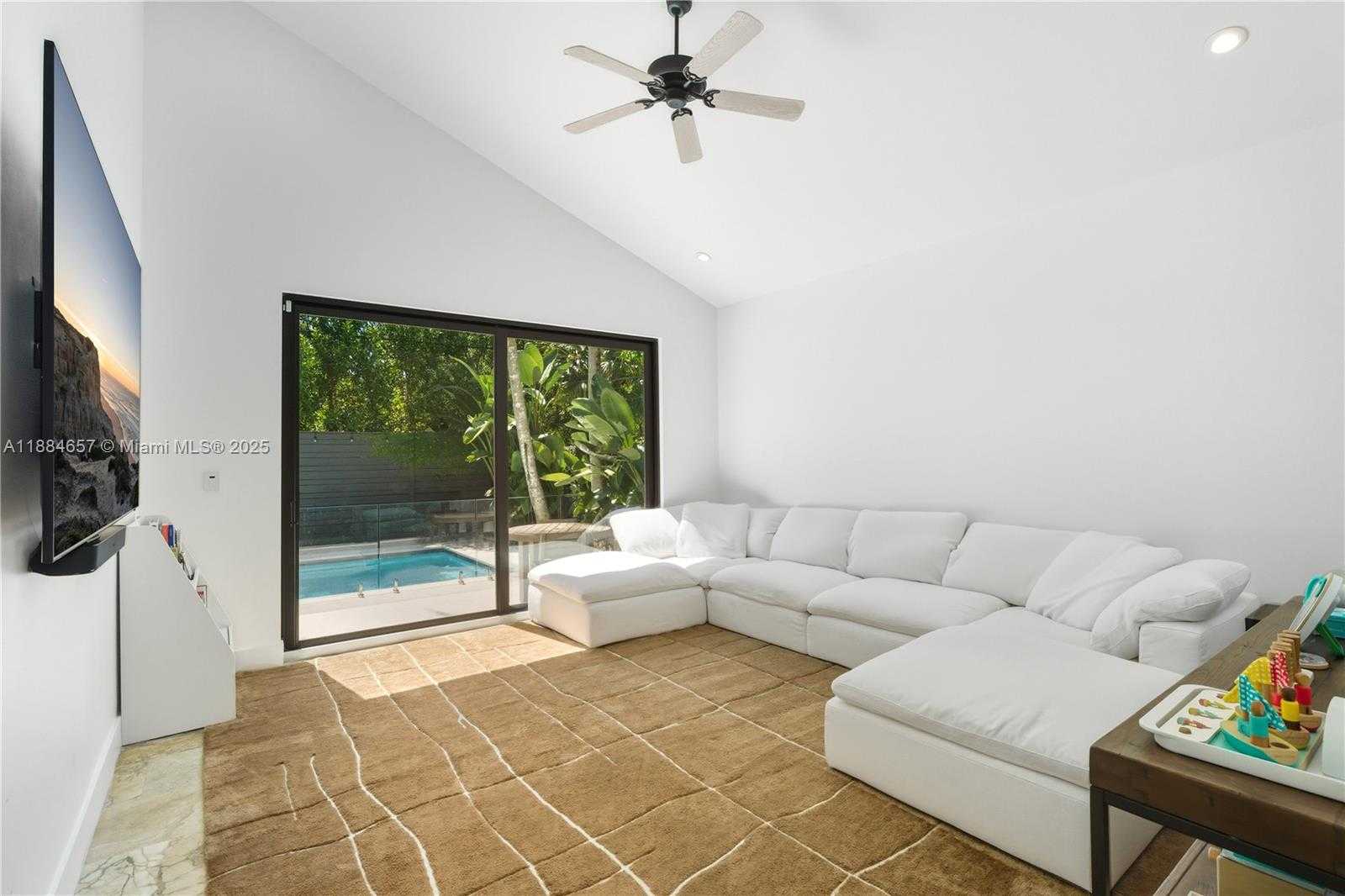 Small Image of 3782 EL PRADO BLVD #1, Miami Number 20