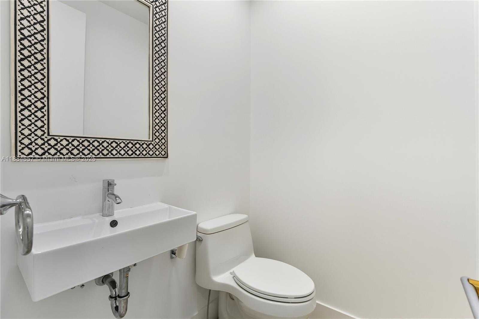 Small Image of 3782 EL PRADO BLVD #1, Miami Number 25