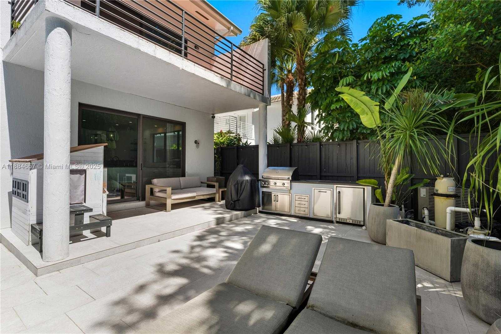 Small Image of 3782 EL PRADO BLVD #1, Miami Number 29