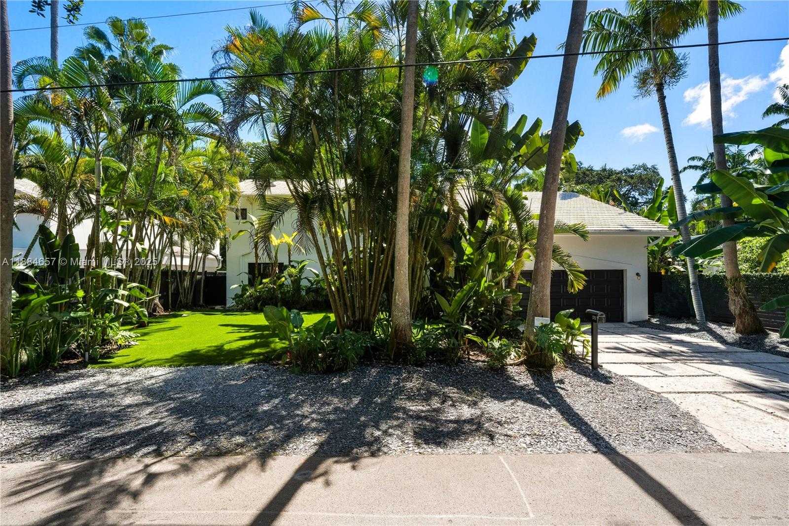 Small Image of 3782 EL PRADO BLVD #1, Miami Number 3