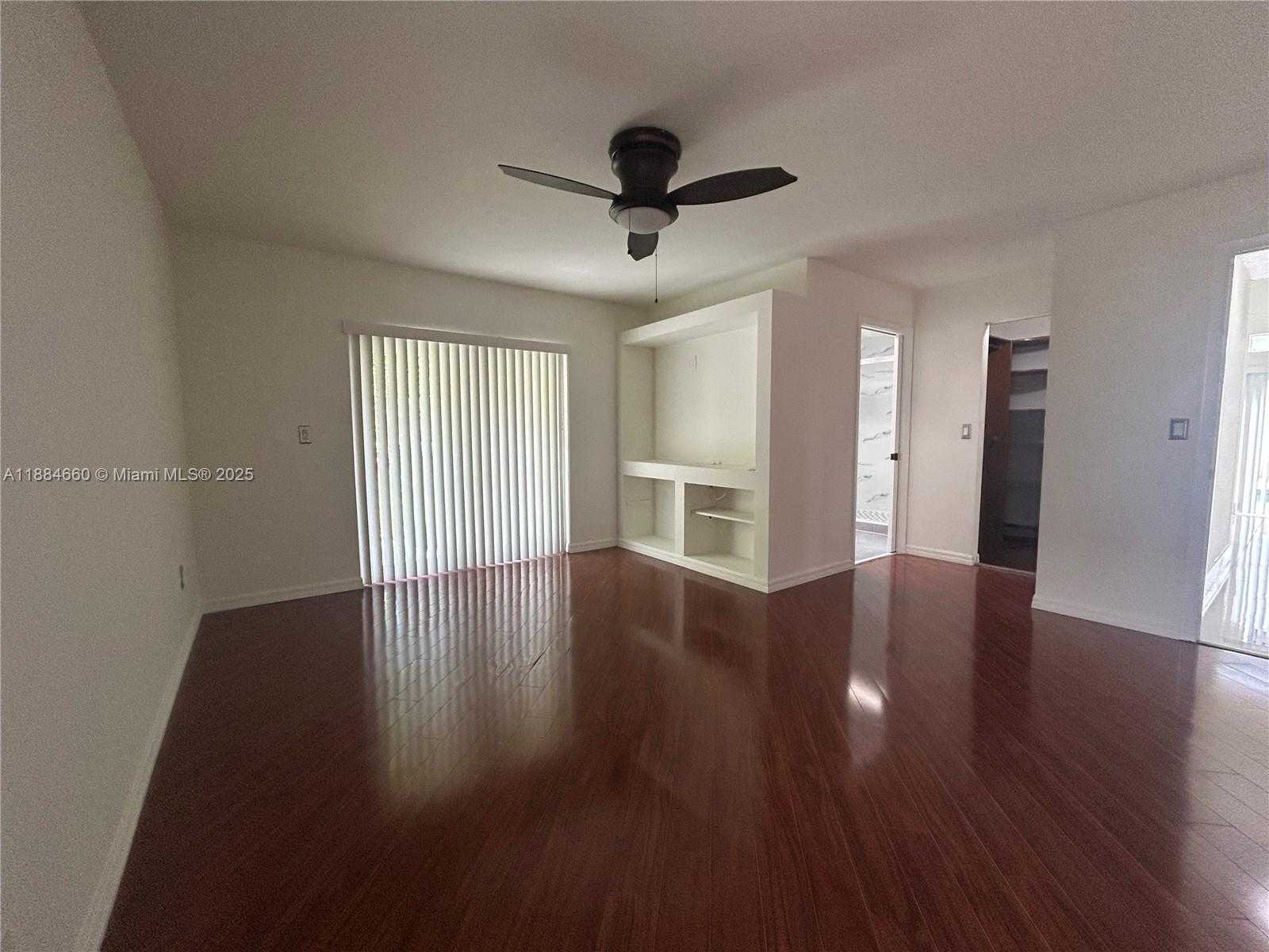 Small Image of 20627 NORTH EAST 9TH PL, Miami Number 12