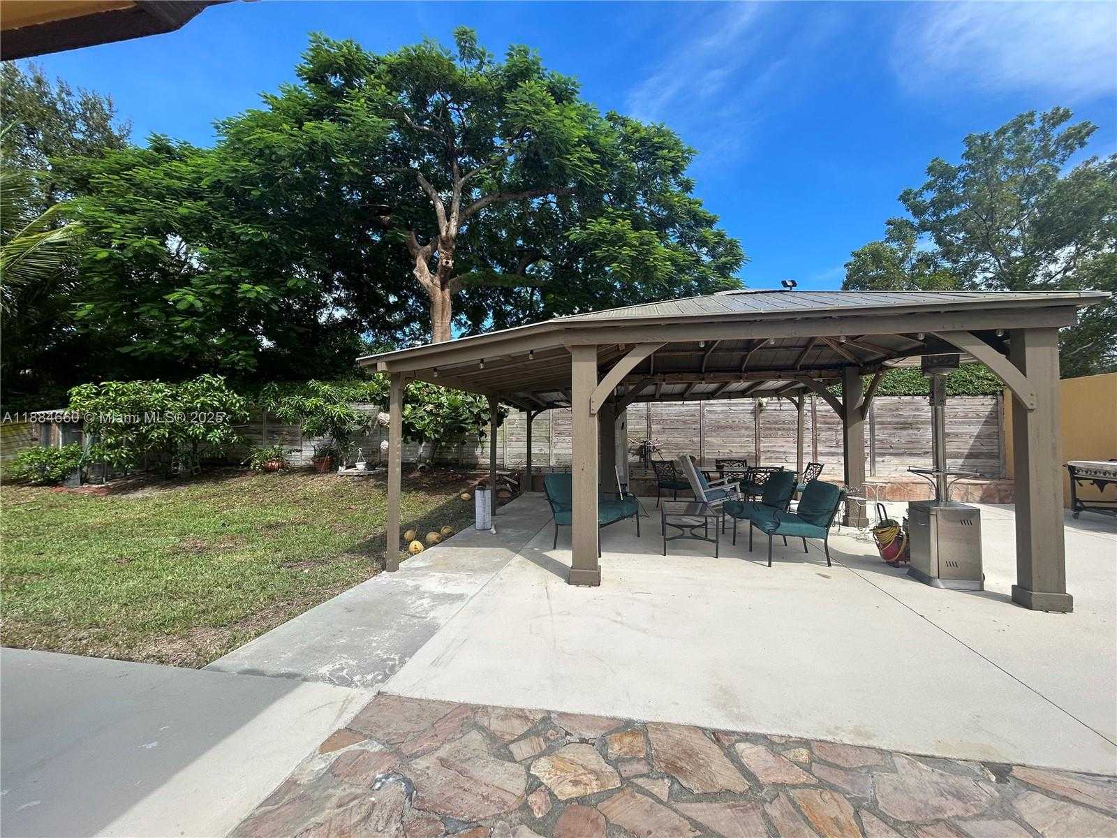 Small Image of 20627 NORTH EAST 9TH PL, Miami Number 21