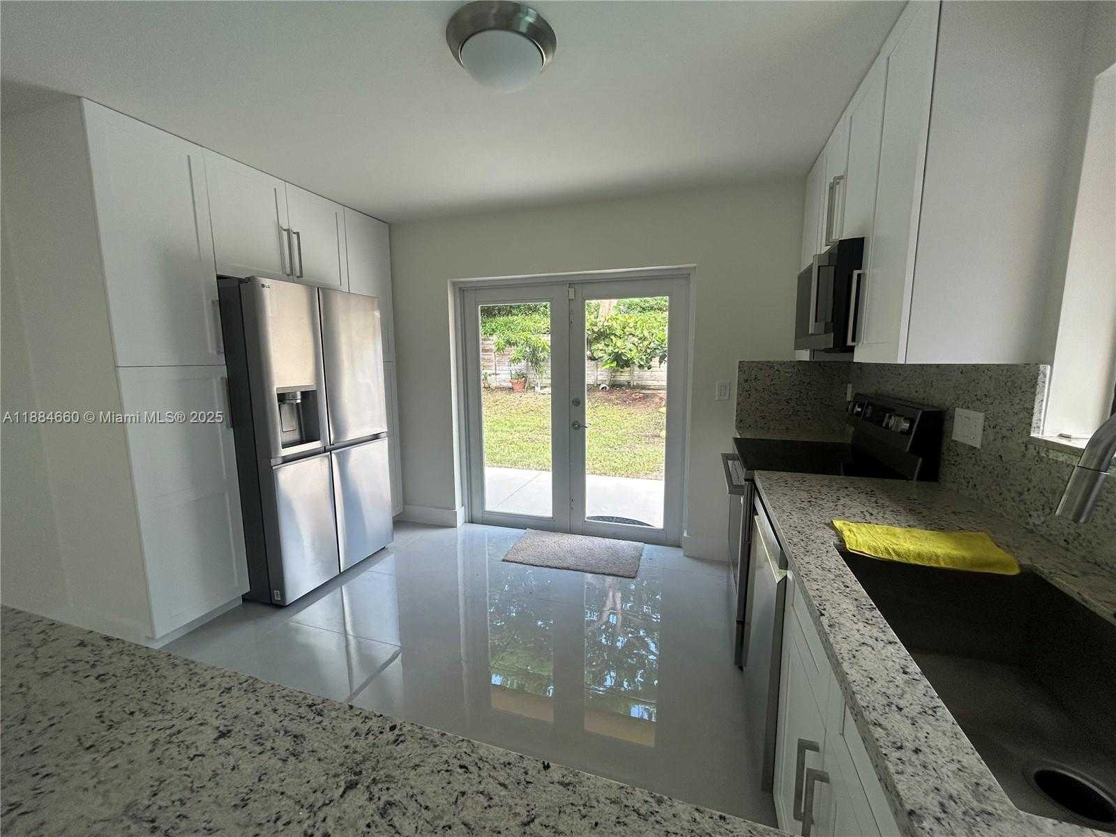Small Image of 20627 NORTH EAST 9TH PL, Miami Number 6
