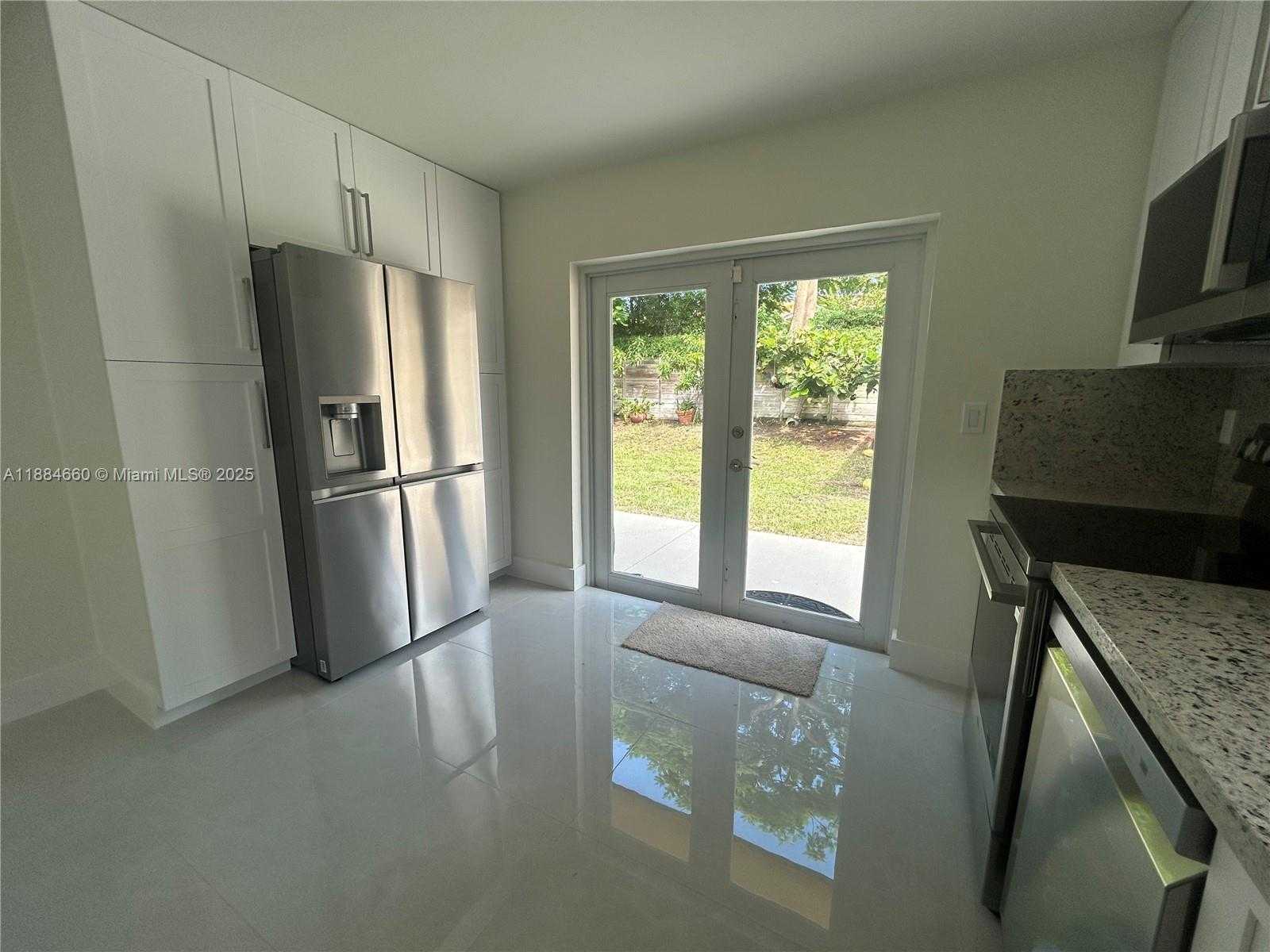 Small Image of 20627 NORTH EAST 9TH PL, Miami Number 8