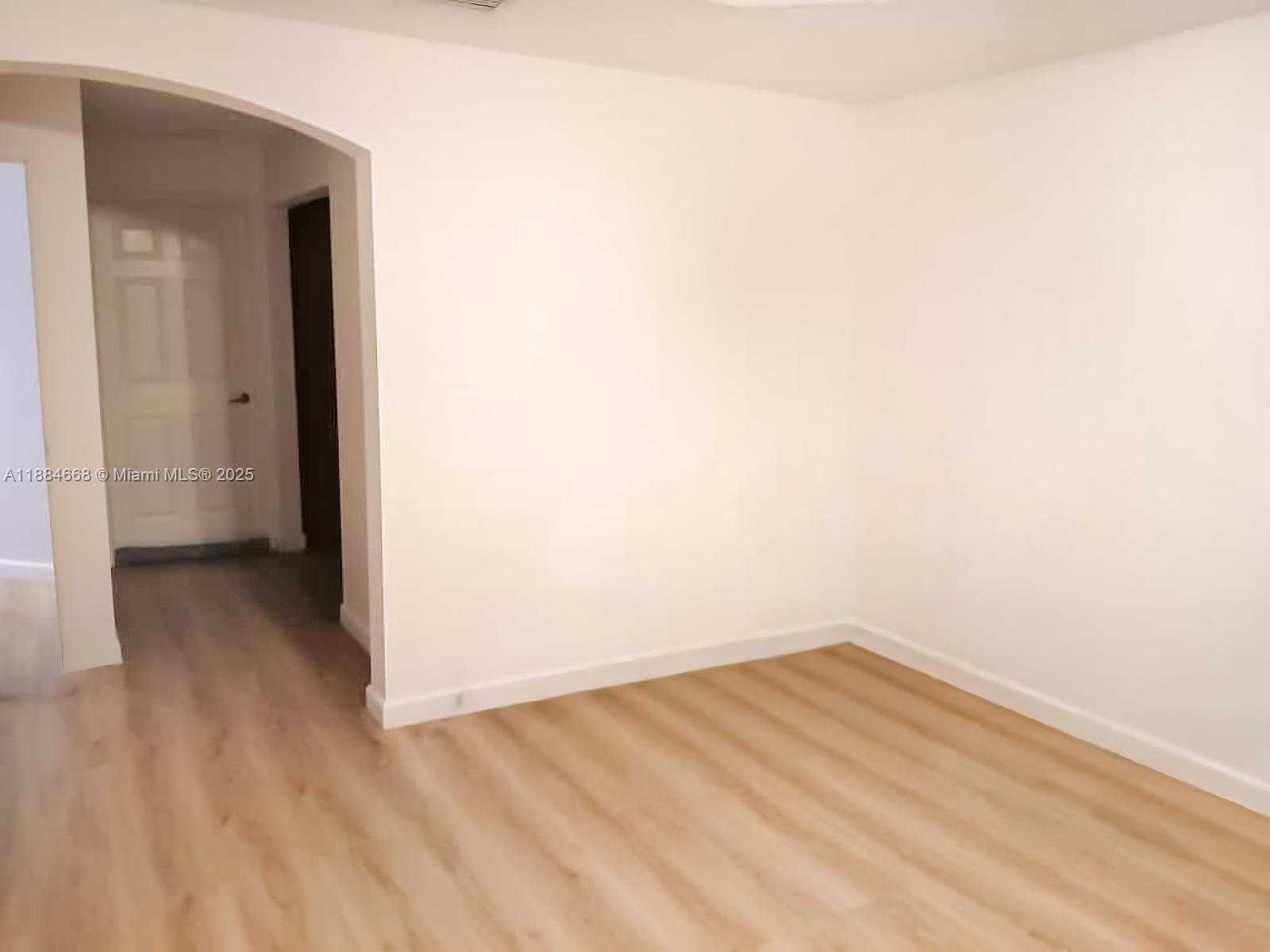 Small Image of 6814 NORTH WEST 107TH PL, Doral Number 15