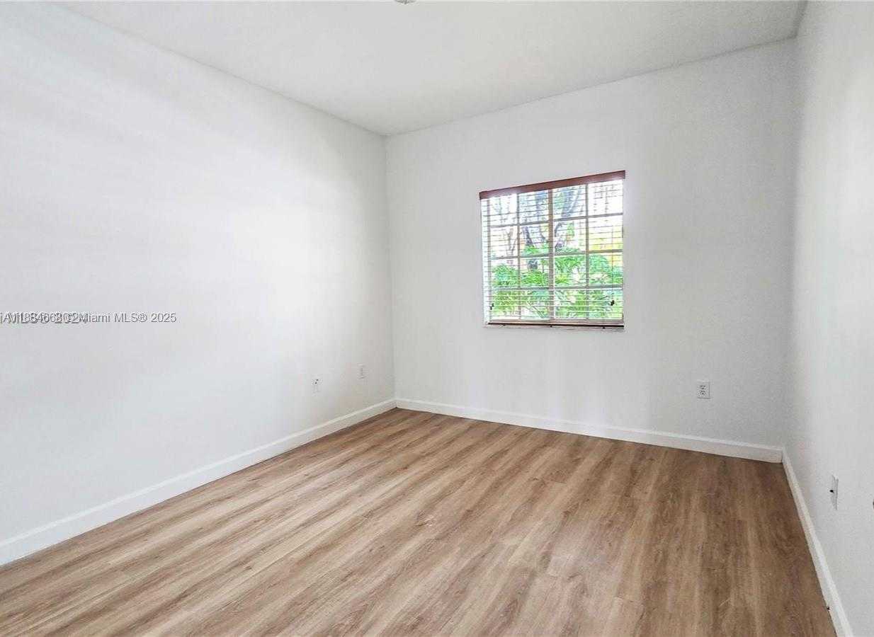 Small Image of 6814 NORTH WEST 107TH PL, Doral Number 16
