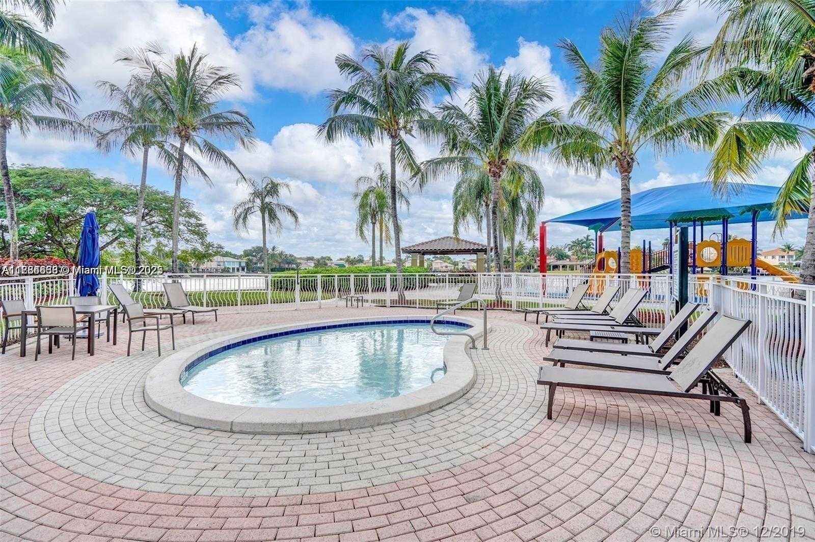 Small Image of 6814 NORTH WEST 107TH PL, Doral Number 26