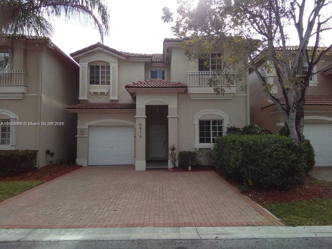 Small Image of 6814 NORTH WEST 107TH PL, Doral Number 3
