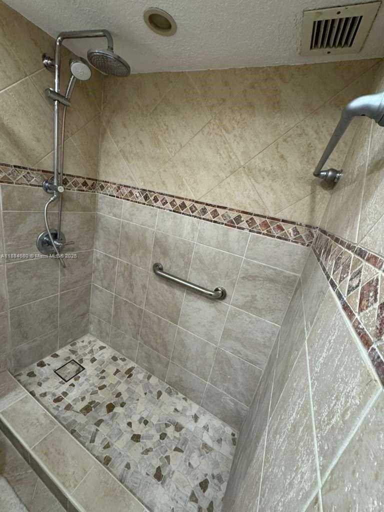 Small Image of 5005 COLLINS AVE #714, Miami Beach Number 18