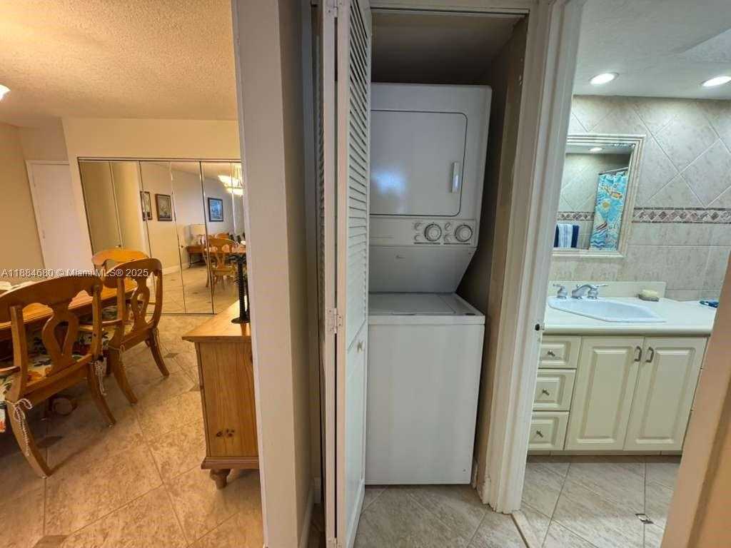 Small Image of 5005 COLLINS AVE #714, Miami Beach Number 23