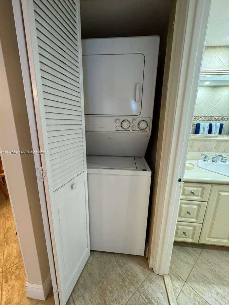Small Image of 5005 COLLINS AVE #714, Miami Beach Number 24