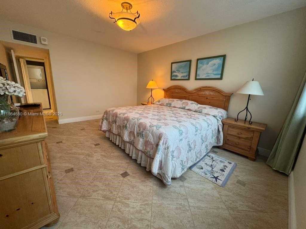 Small Image of 5005 COLLINS AVE #714, Miami Beach Number 26