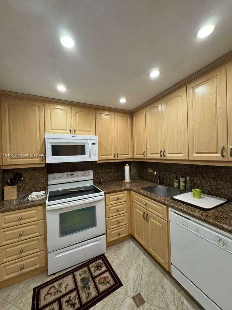 Small Image of 5005 COLLINS AVE #714, Miami Beach Number 4