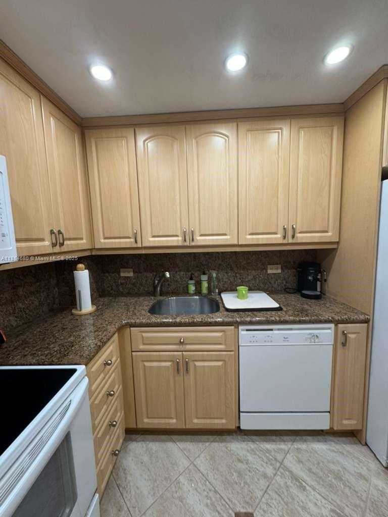 Small Image of 5005 COLLINS AVE #714, Miami Beach Number 5