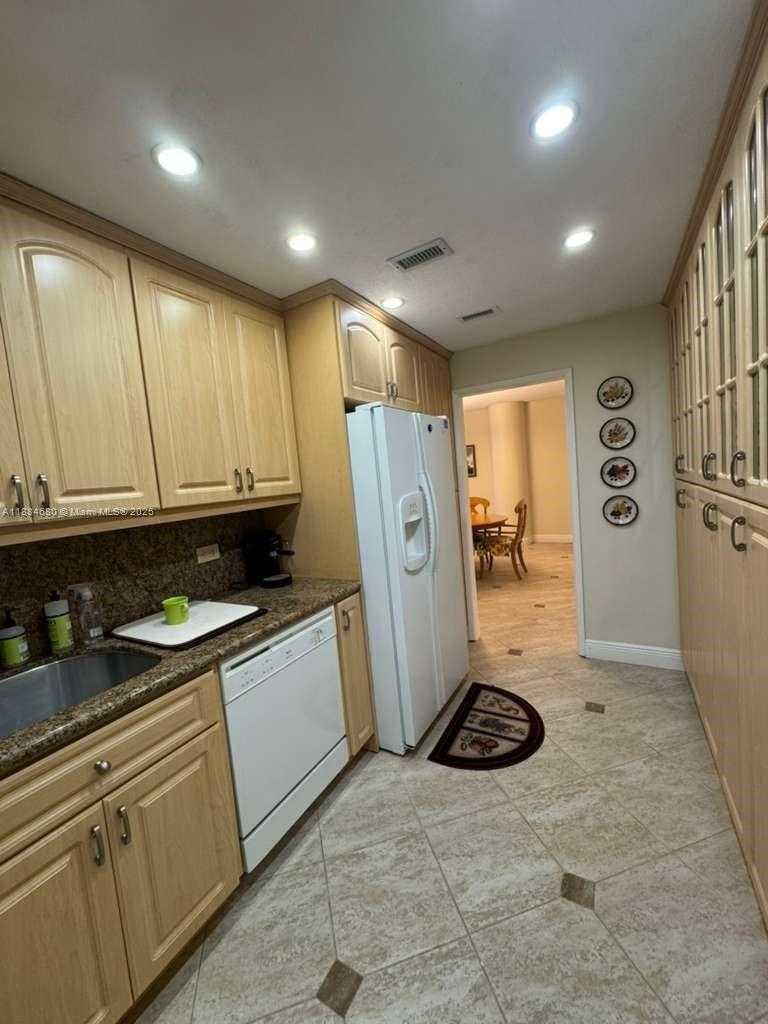 Small Image of 5005 COLLINS AVE #714, Miami Beach Number 6