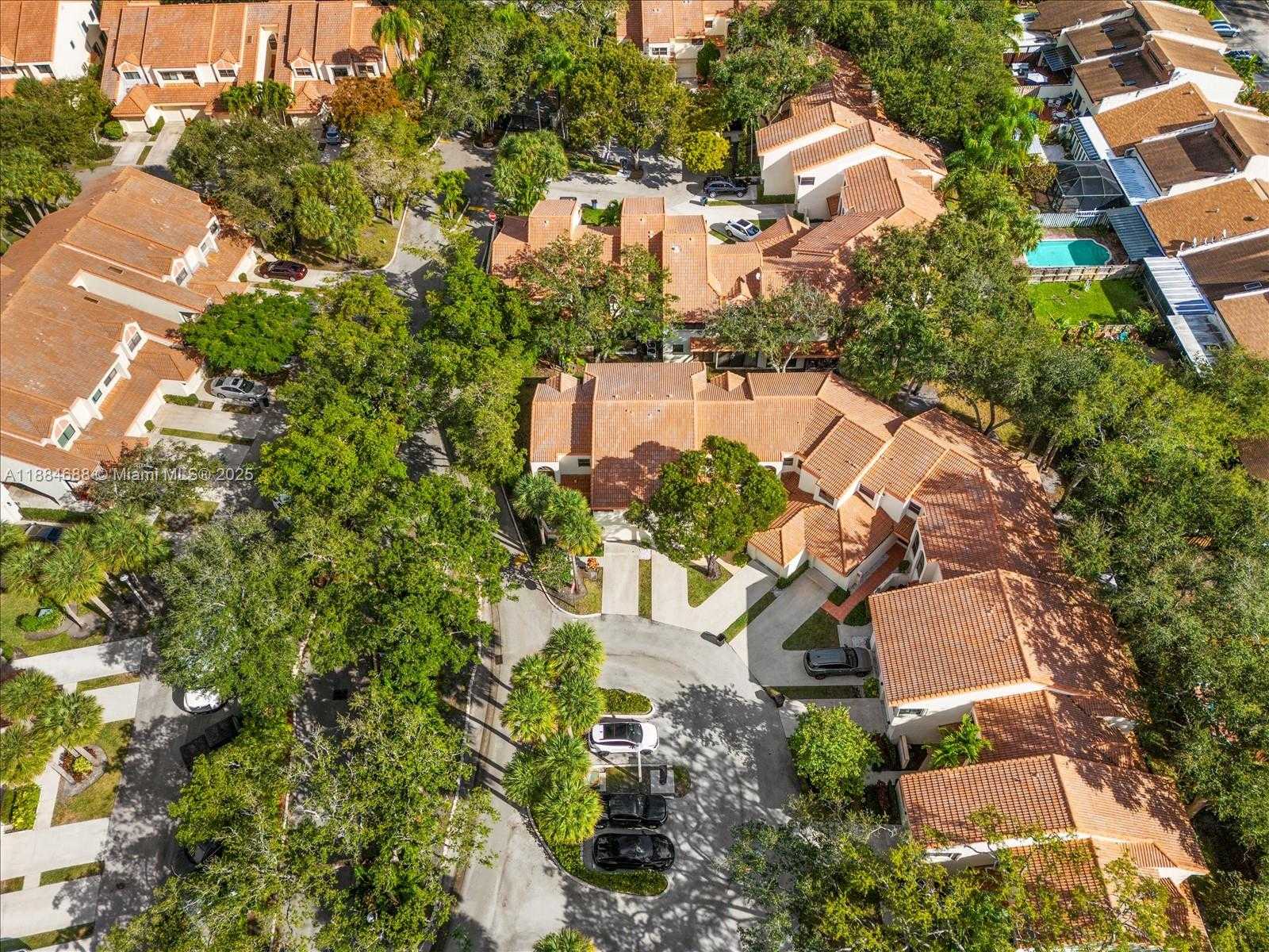 Small Image of 3400 EMERALD OAKS DR #801, Hollywood Number 12