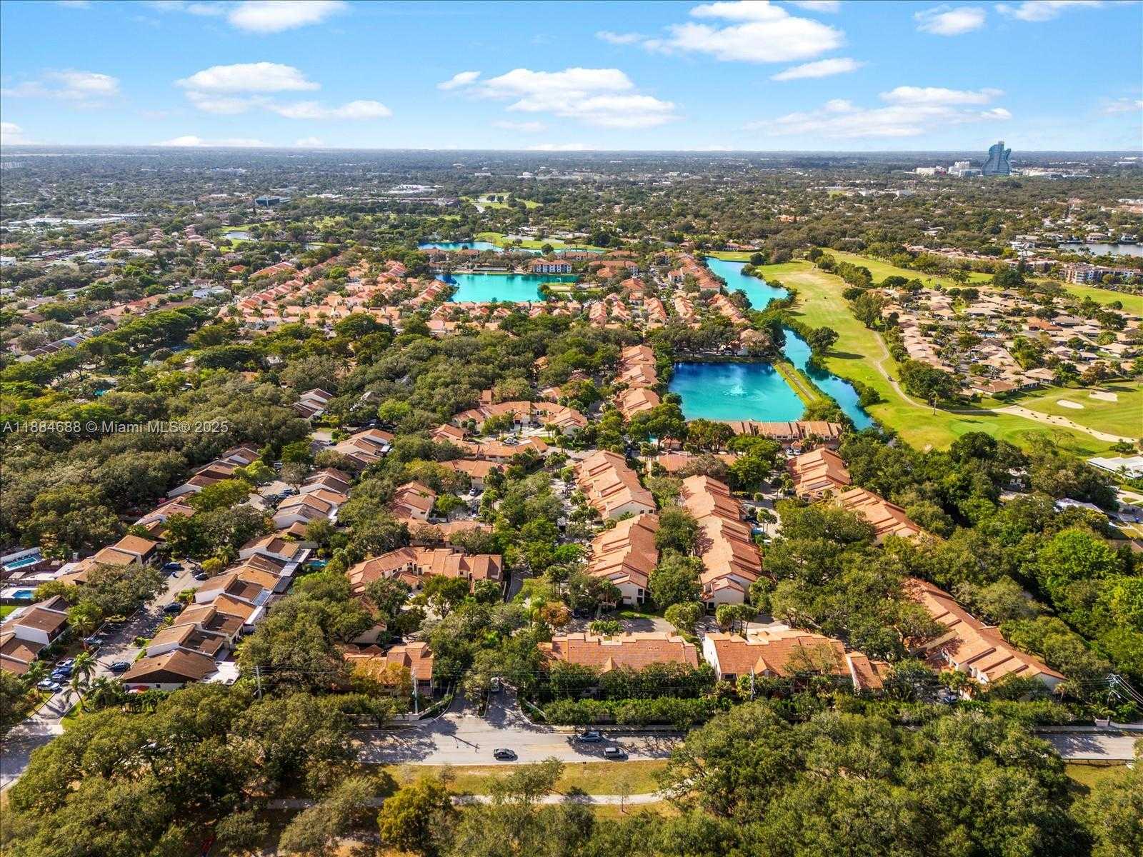 Small Image of 3400 EMERALD OAKS DR #801, Hollywood Number 13