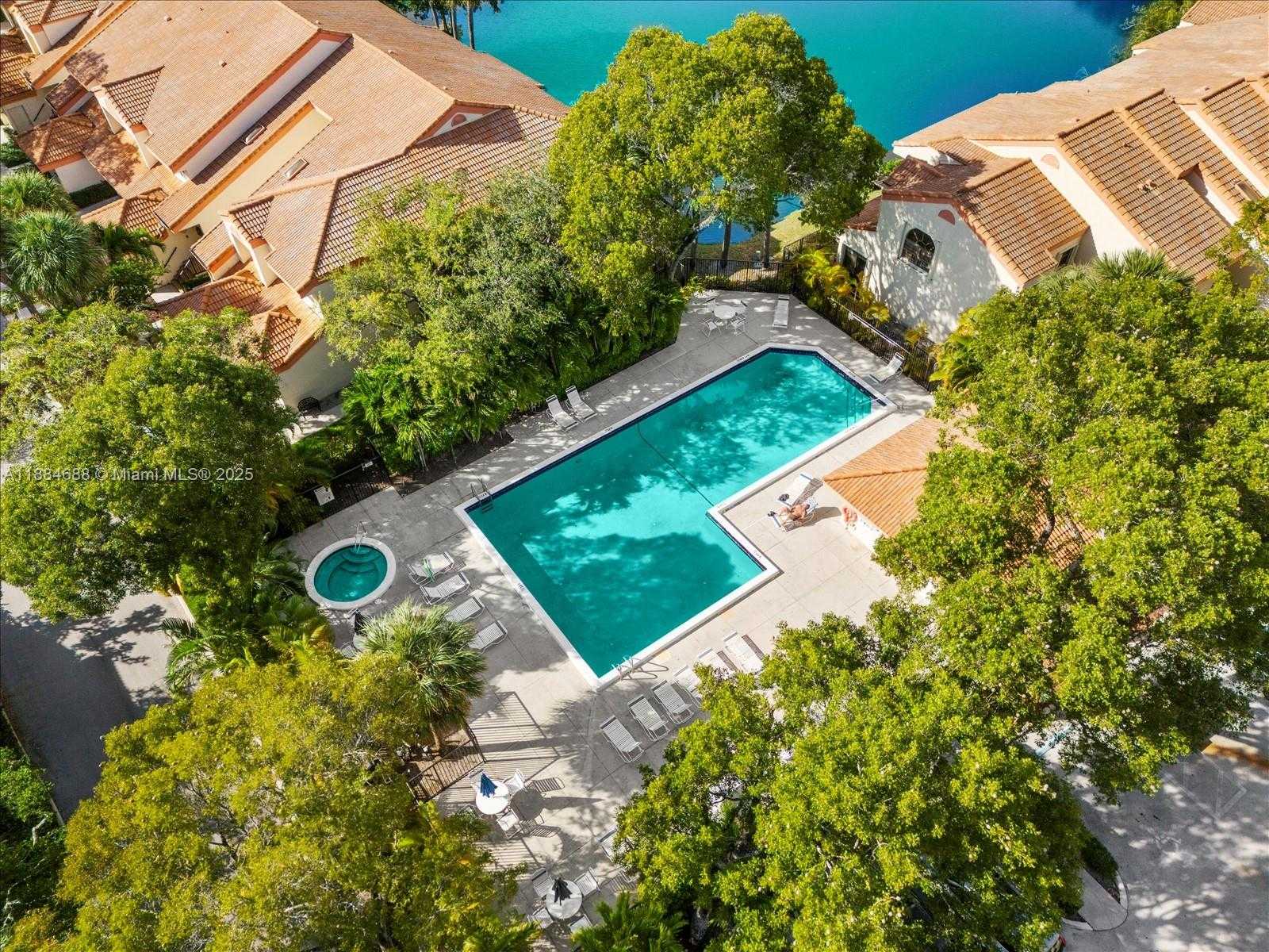 Small Image of 3400 EMERALD OAKS DR #801, Hollywood Number 14