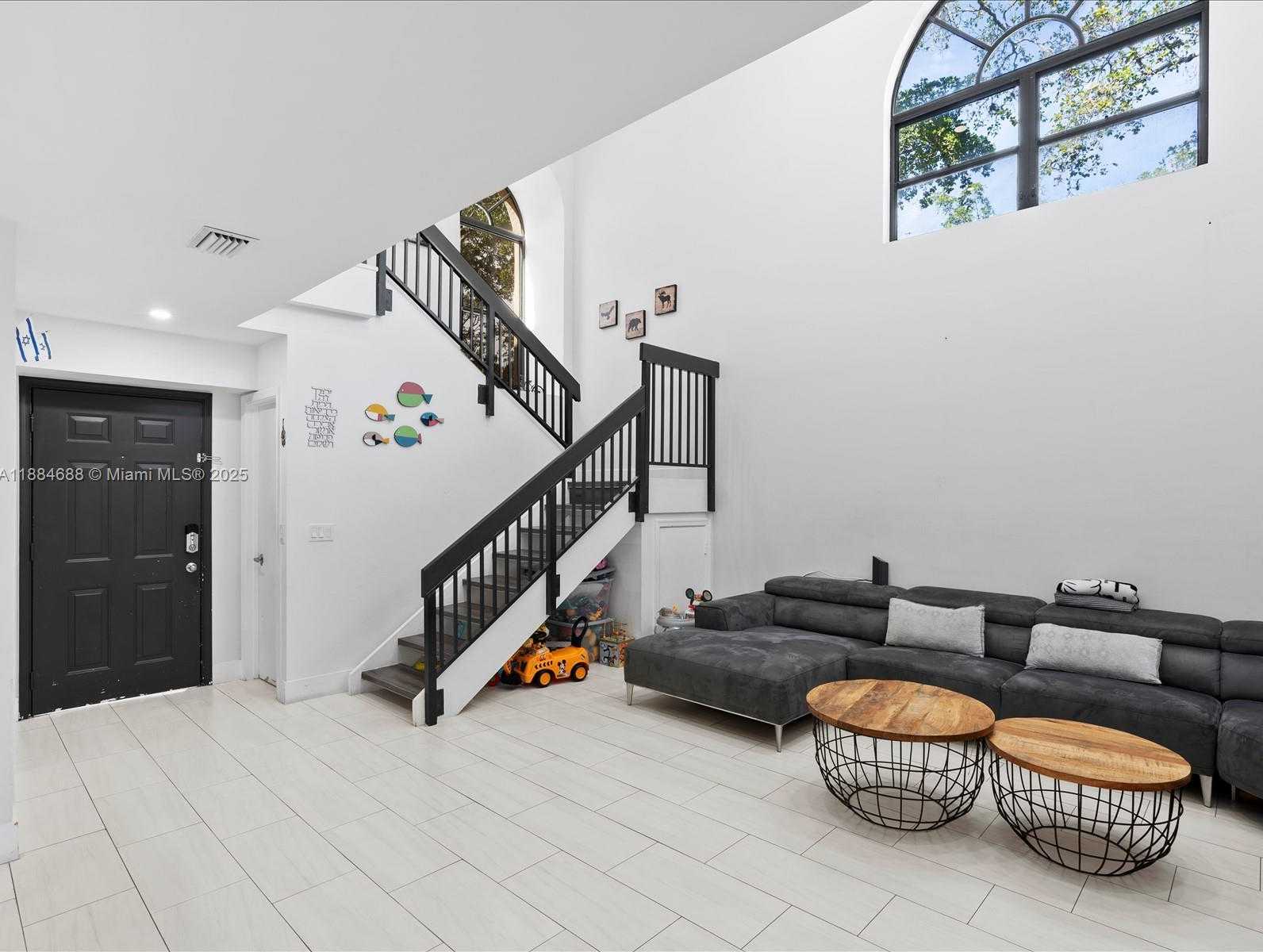 Small Image of 3400 EMERALD OAKS DR #801, Hollywood Number 19