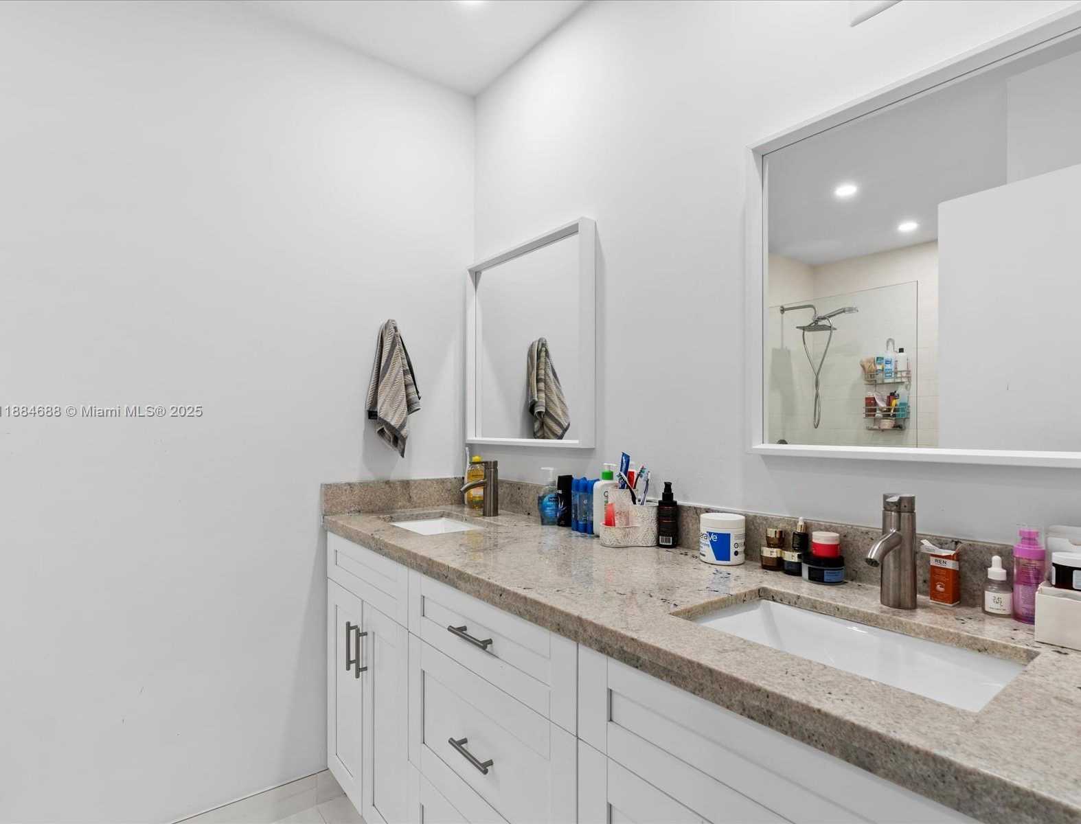 Small Image of 3400 EMERALD OAKS DR #801, Hollywood Number 36
