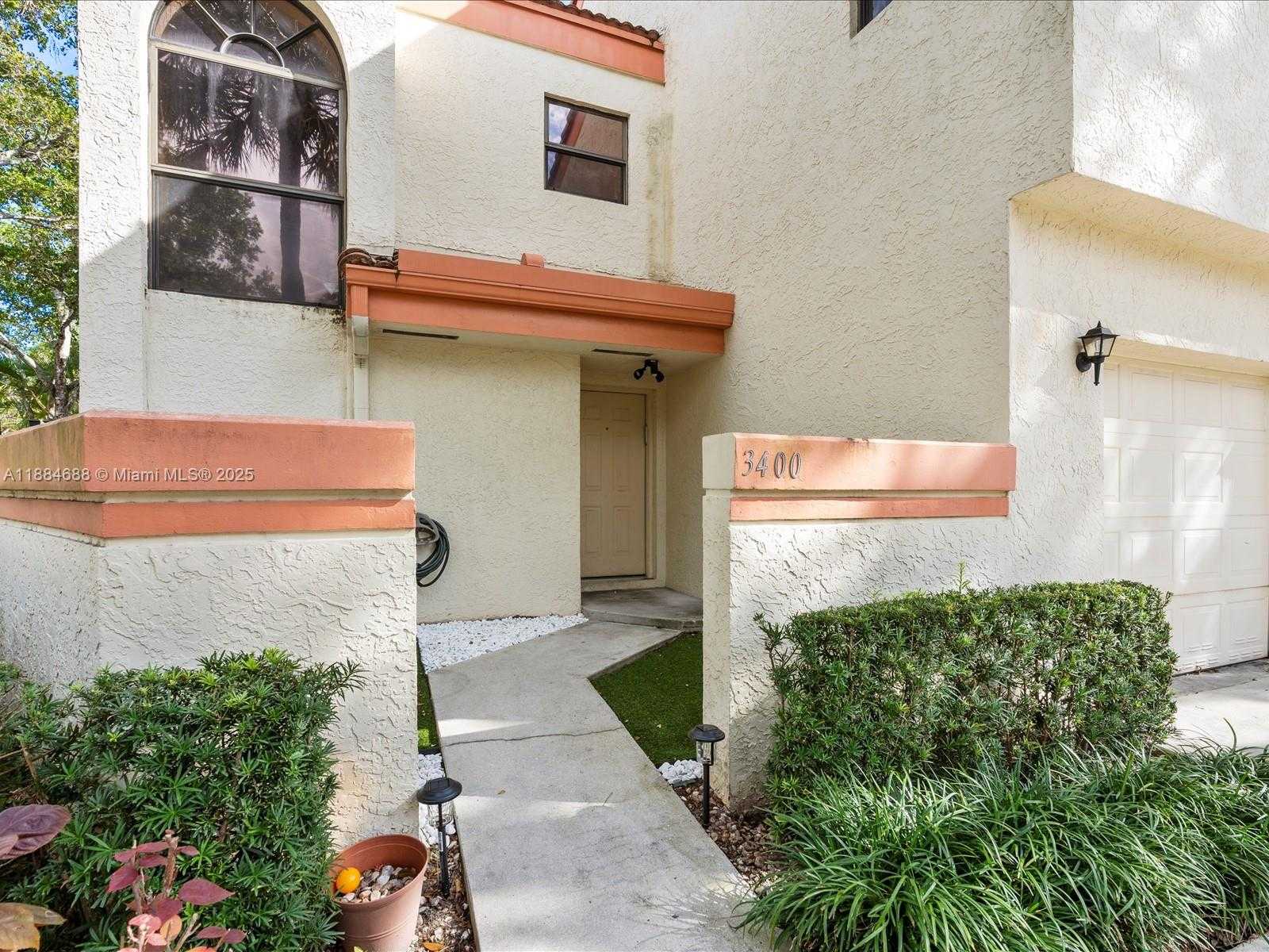 Small Image of 3400 EMERALD OAKS DR #801, Hollywood Number 7